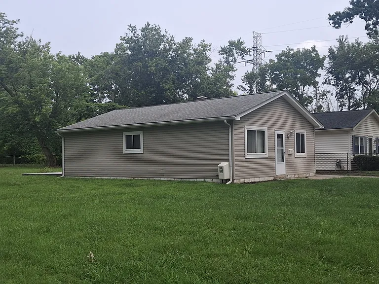 113 E Princeton Ave — Photo 2