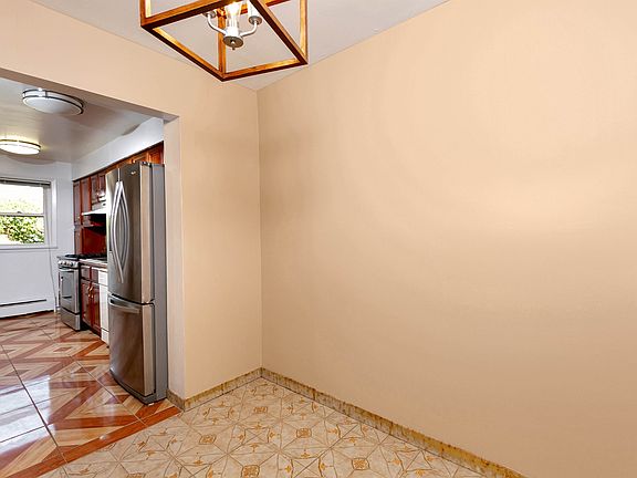 4th image of 61-45 219th St