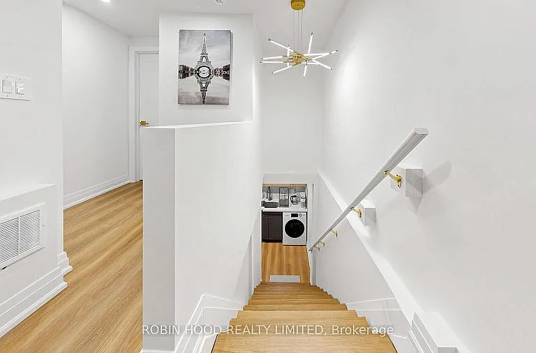 8 Laxton Ave #2 — Photo 11