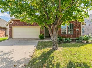 5805 Greenmeadow Dr, Denton, TX 76201