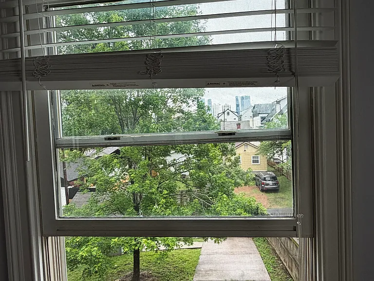 909 Phillips St — Photo 16