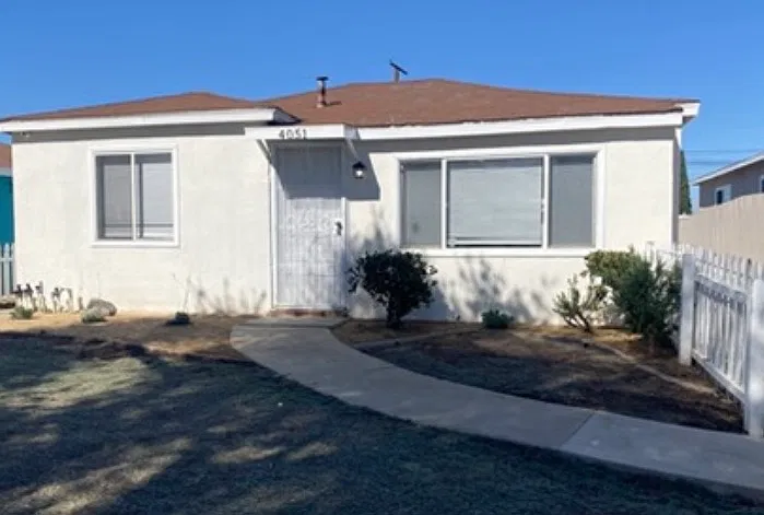 2 bed, 812 sqft, $2,695 — Photo 1
