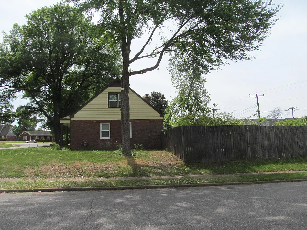 Building Photo - 3111 Estes St