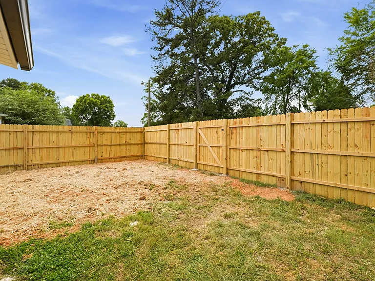 2609 Linda Ave — Photo 22