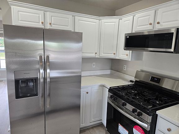 2nd image of 6188 Sheridan Dr #C