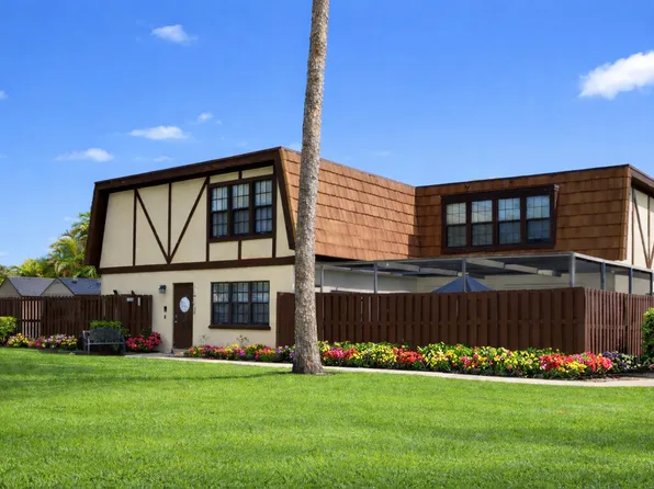 107 Weybridge Circle #D, Royal Palm Beach, FL 33411