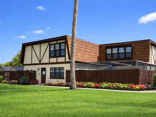 107 Weybridge Circle #D, Royal Palm Beach, FL 33411