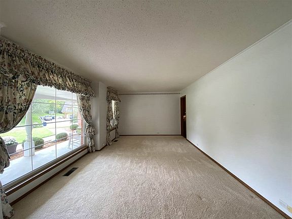 2nd image of 2601 Wildwood Dr