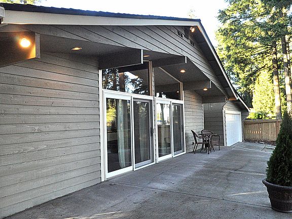 4th image of 5812 48th Ave E