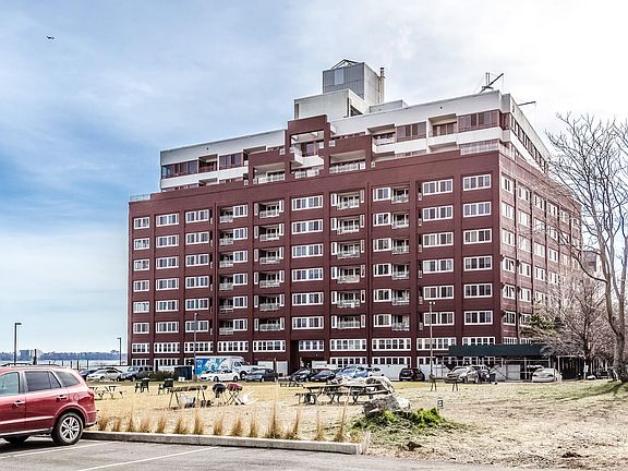 2nd image of 80 Bay Street Lndg APT 9