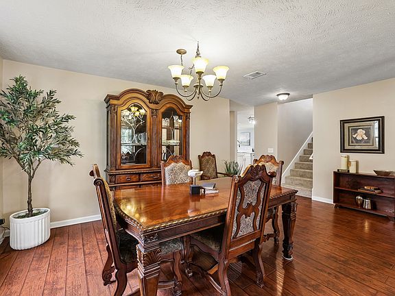 3rd image of 5715 Roxbury Dr