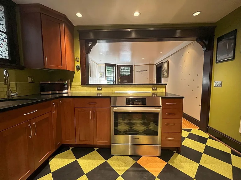 2046 NW Flanders St #B13 — Photo 9