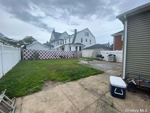 4th image of 12108 Newport Ave