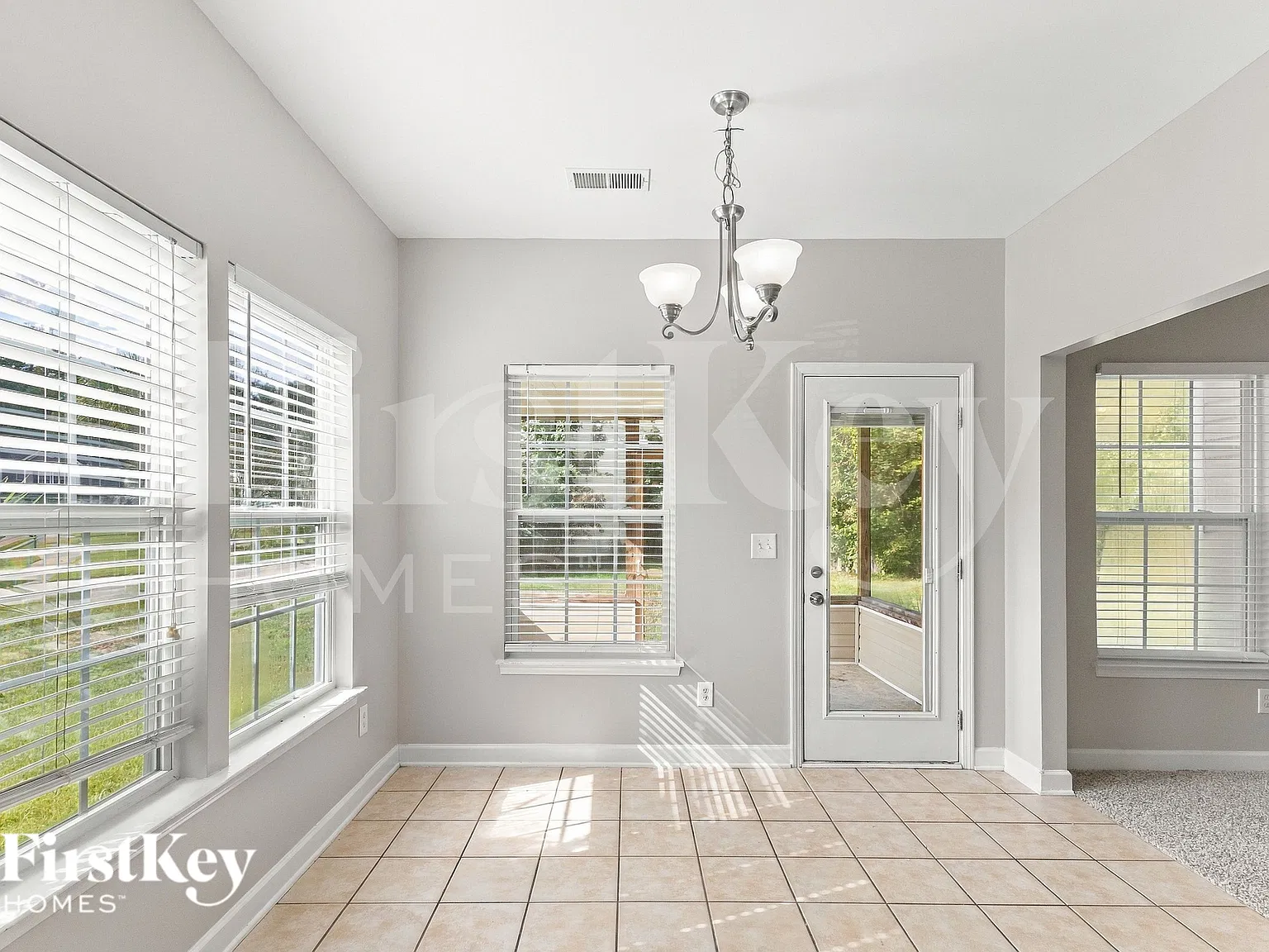 4 bed, 2.5 bath, 2090 sqft, $2,250 — Photo 4