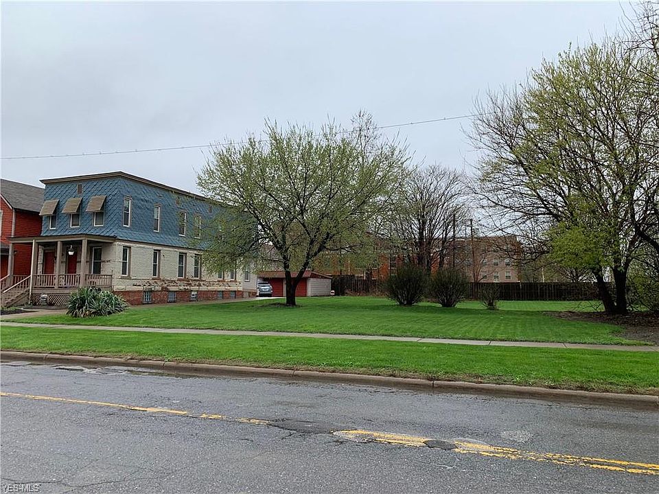 2nd image of 3326 Scranton Rd