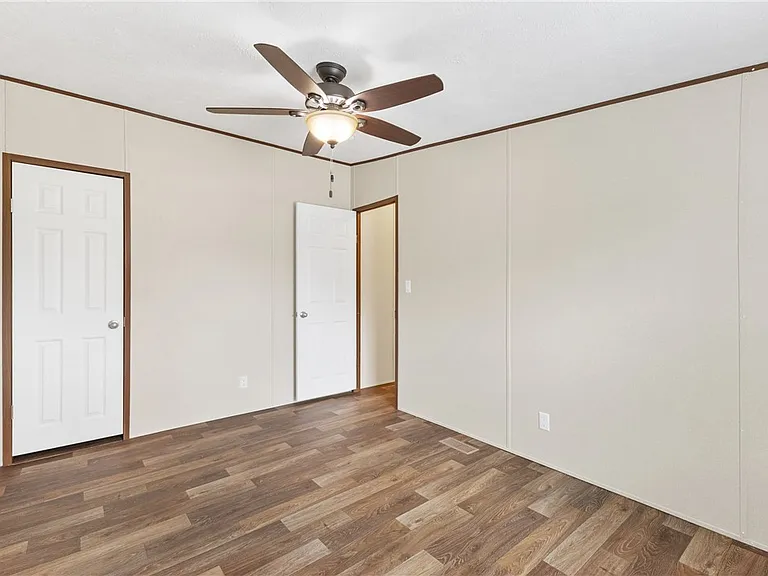 1014 Doe Run — Photo 19