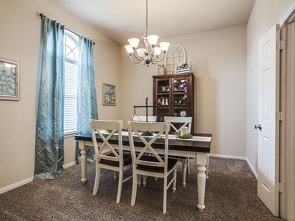 4th image of 2812 Torreya Dr