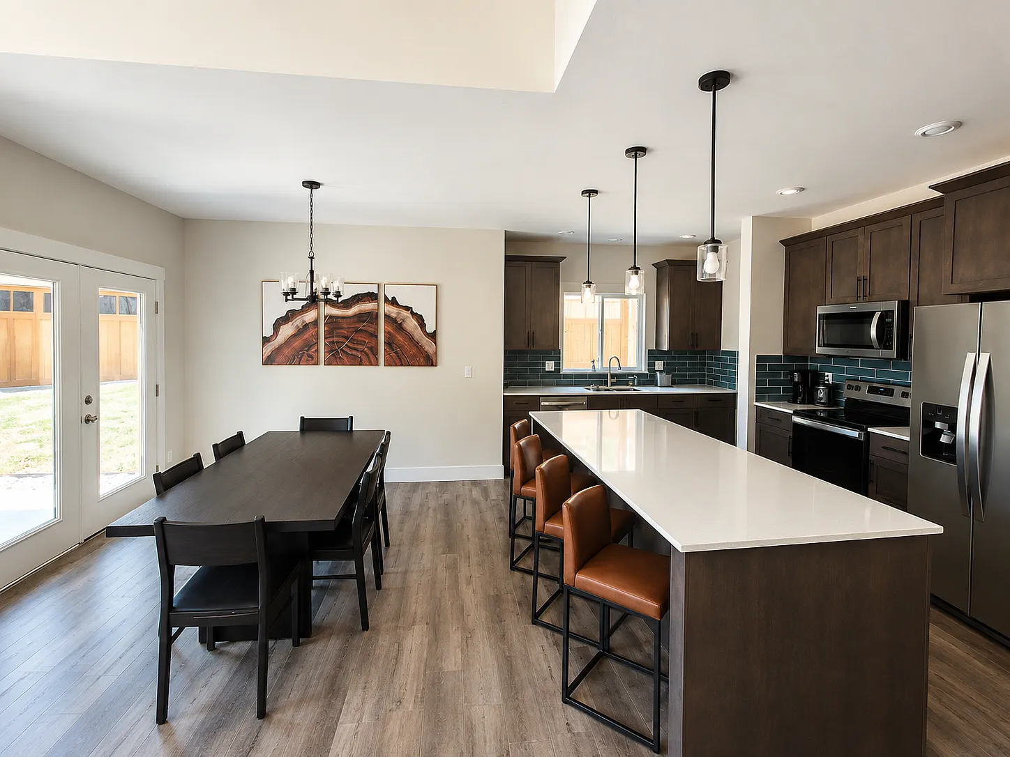 4 bed, 2.5 bath, 2040 sqft, $2,800 — Photo 4