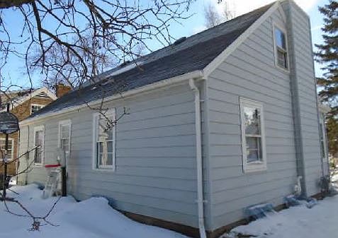 2nd image of 842 Superior Ave