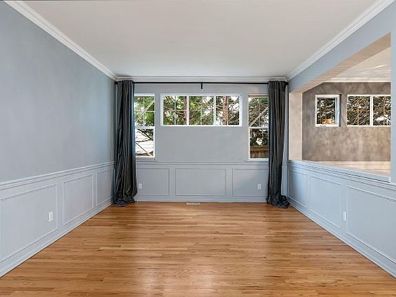 5th image of 1314 226th Ct SE