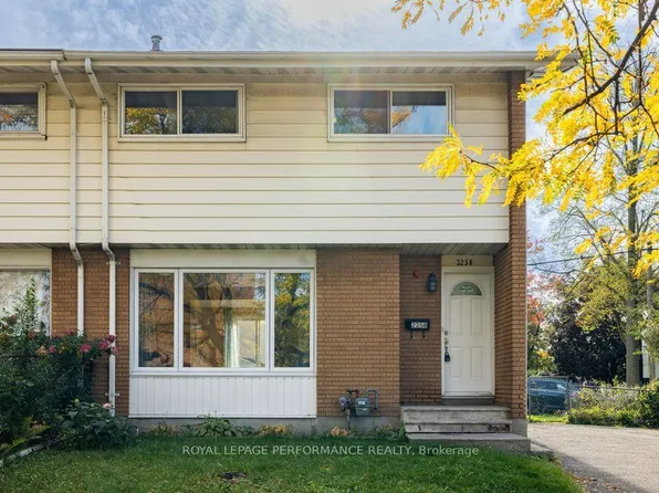 2258 Russell Rd, Ottawa, ON K1G 1B4