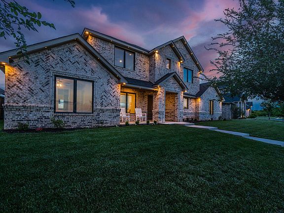 3rd image of 7902 Goldenview Cir