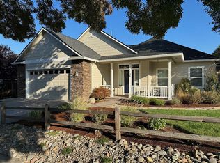 1135 Arrowhead Trl, Eagle Pt, OR 97524