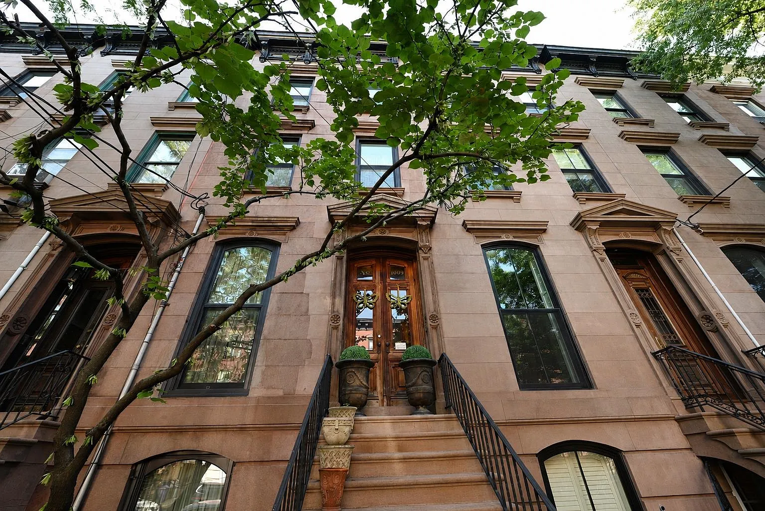 5 bed, 3.5 bath, $11,500 — Photo 2