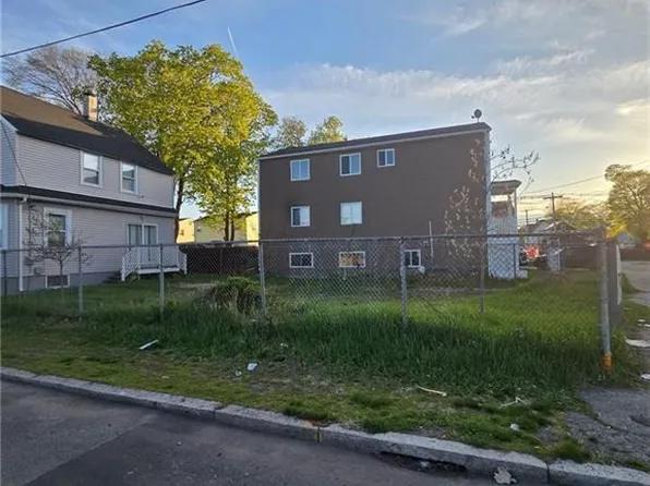 314 Sayles St, Providence, RI 02905