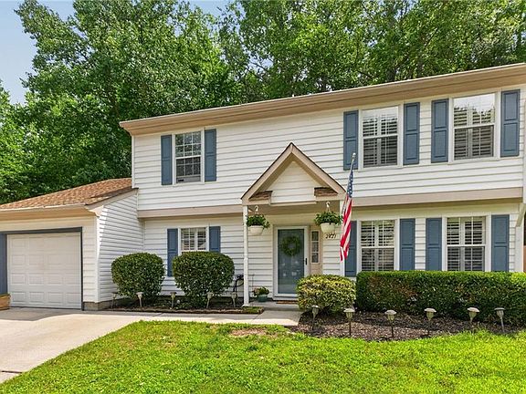 2nd image of 2421 Rockwater Cir