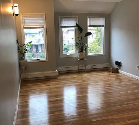 3rd image of 2747 Kennedy Blvd #2