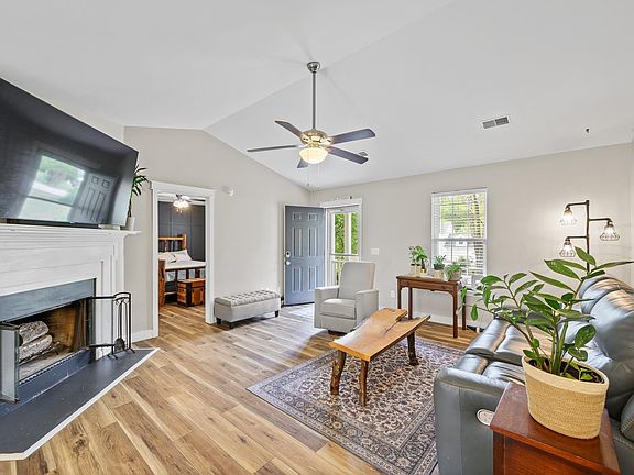4th image of 908 Watts Hill Rd