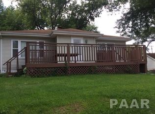 2302 Tazewell Rd, Pekin, IL 61554
