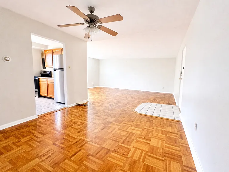 Waldorf Park Apartments — Photo 43