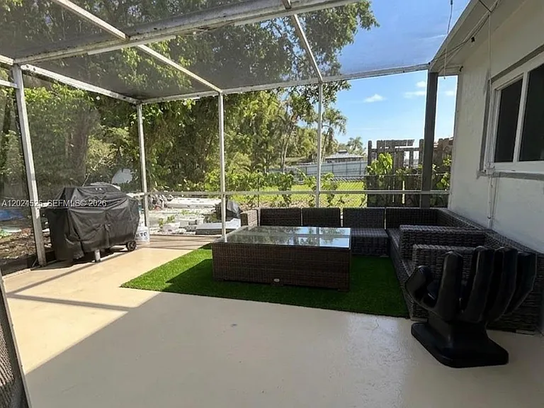 5450 SW 55th Ave — Photo 6