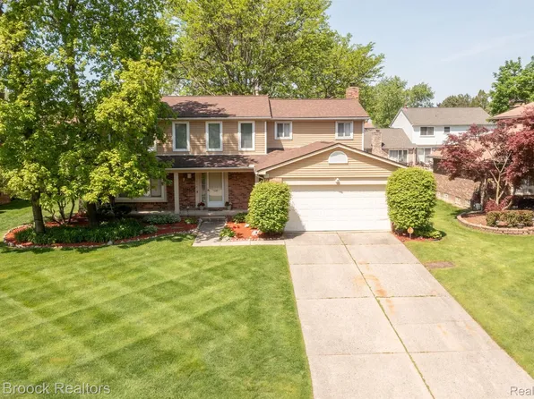 35046 Valley Forge Dr, Farmington Hills, MI 48331