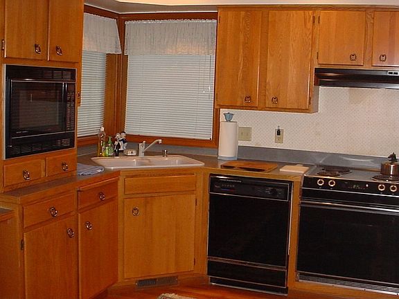 4th image of 84 W Whidbey Ave