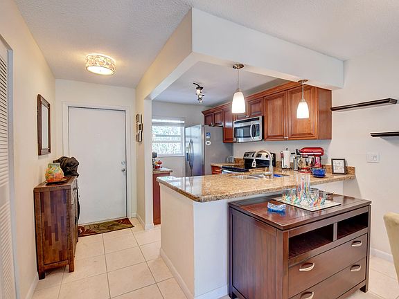 5th image of 207 Tropic Isle Drive #101