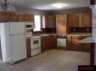 314 Neubert Ln, Mankato, MN 56001