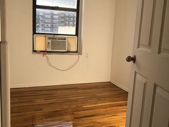 5th image of 262 W 24th St APT 6D
