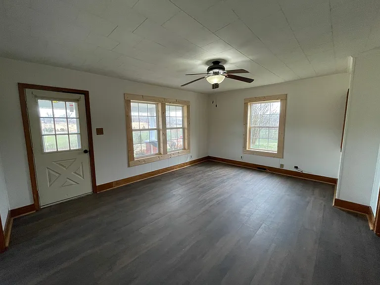 555 Hopewell Rd — Photo 7