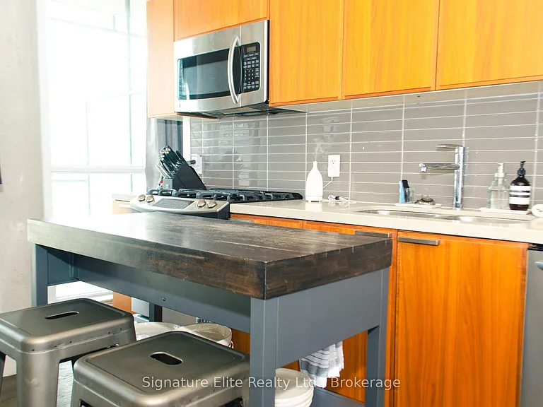 318 King St E #521 — Photo 6