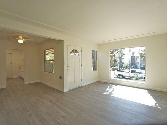4th image of 1712 Chalcedony St