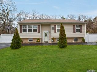 149 W Yaphank Rd, Coram, NY 11727