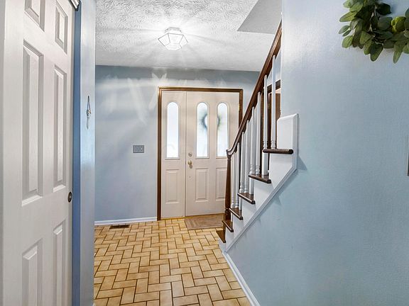4th image of 1076 Autumn Meadows Dr
