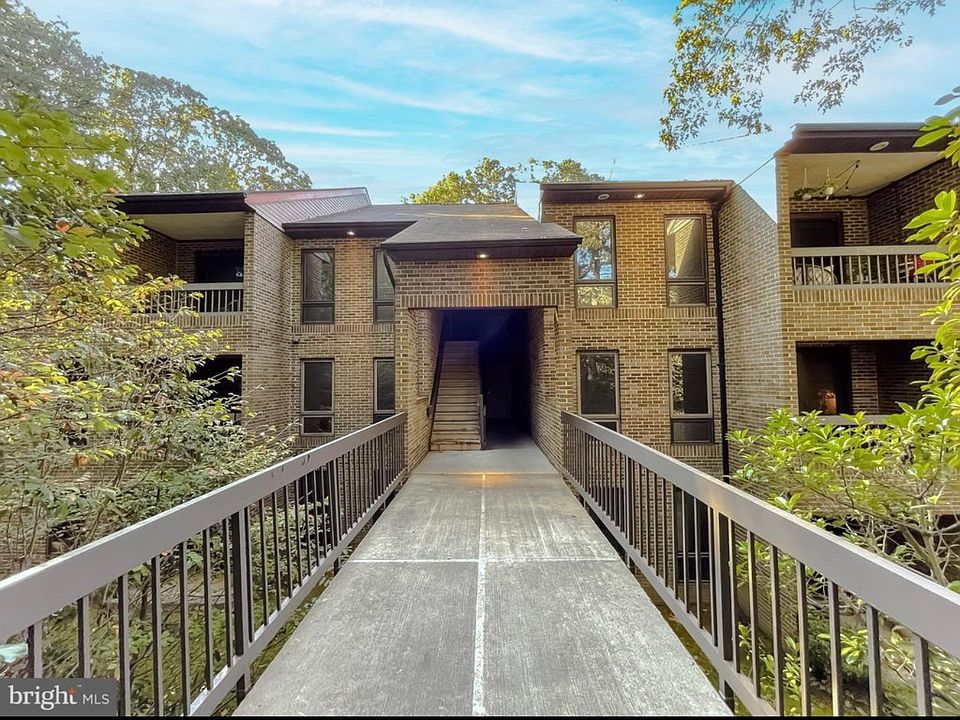 1st image of 44693 White Oak Ct APT 513
