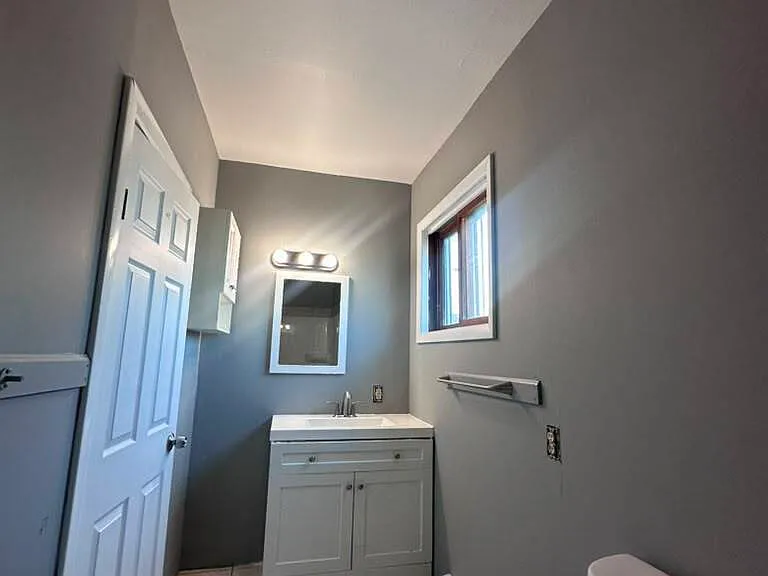 27 Lewis St — Photo 5