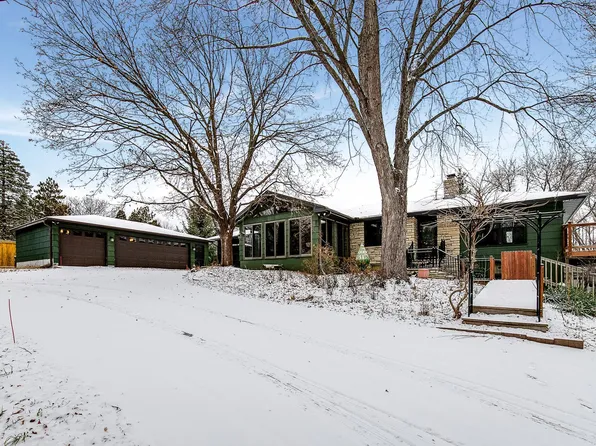 2600 W 98th St, Bloomington, MN 55431