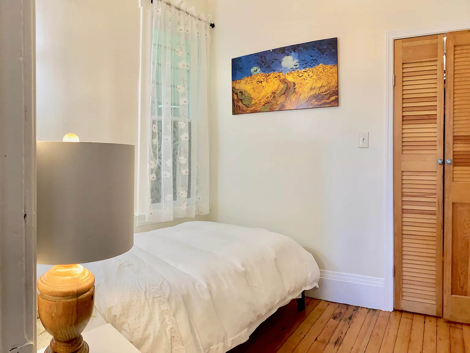 2 bed, 650 sqft, $2,200 — Photo 2