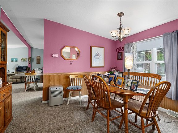 5th image of 303 Mallard Ln